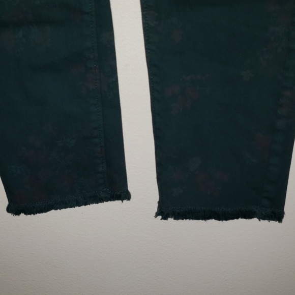 Women LOFT Modern Skinny Jeans Embellish w/Flowers - Picture 5 of 8